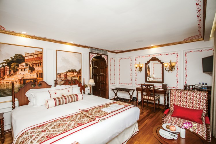 Colonial Suite B aboard Ganges Voyager II